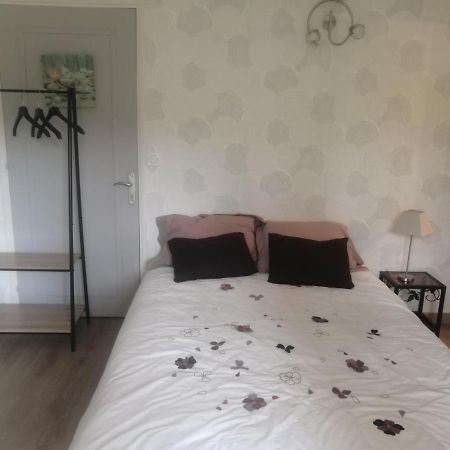 Le Petit Nid Hotell Égletons Eksteriør bilde