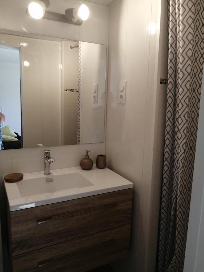 Le Petit Nid Hotell Égletons Eksteriør bilde